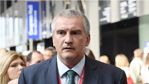 Аксенов пояснил мотивы увольнения чиновниц из-за скандала в Керчи
