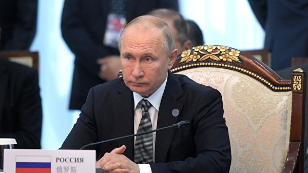 Большинство россиян одобряют деятельность Путина, показал опрос