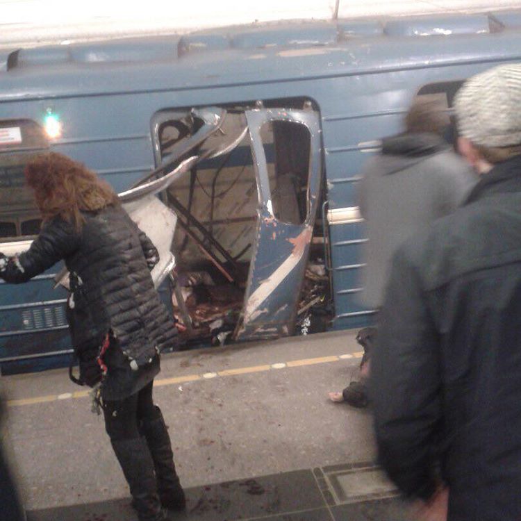В метро Санкт-Петербурга прогремел взрыв.