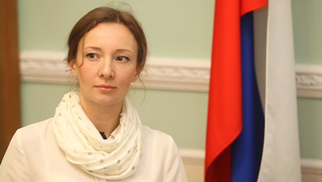 Кузнецова рассказала, как нужно защищать детей от "групп смерти" в соцсетях