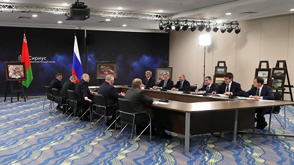 Лукашенко адресовал вопрос об интеграции России и Белоруссии народу