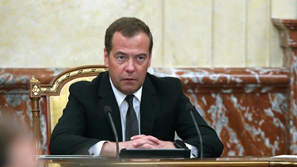 Медведев пожелал выпускникам школ удачи на экзаменах