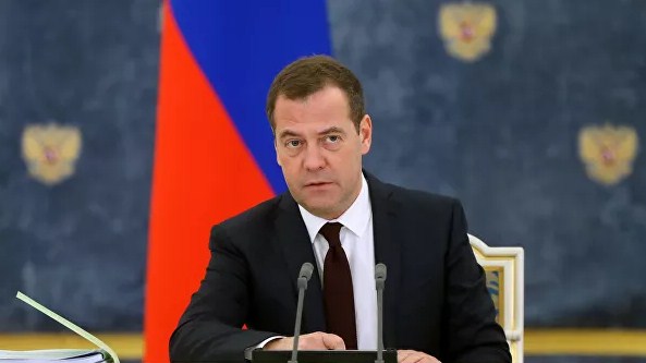 Медведев вручил ректору РАНХиГС медаль Столыпина I степени