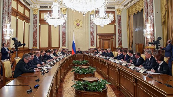 Медведеву пришлось вмешаться для выплаты зарплаты в одном из госпиталей