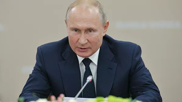 Поддержка института семьи – важная общенациональная задача, заявил Путин