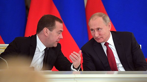 Путин и Медведев планируют встретить Новый год в кругу родных и близких