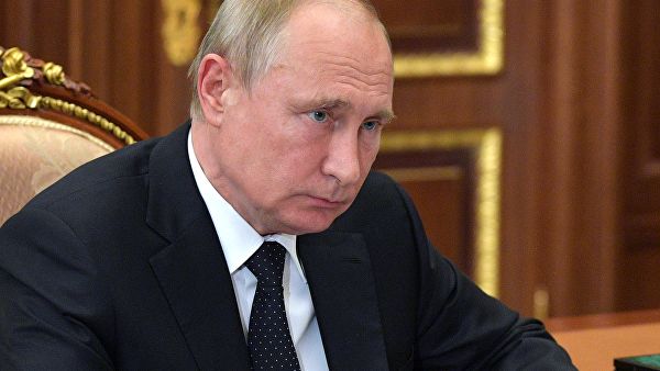 Путин отменил штраф для студентов, получавших гранты при учебе за границей