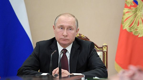 Путин отметил необходимость развивать здравоохранение и образование в Крыму