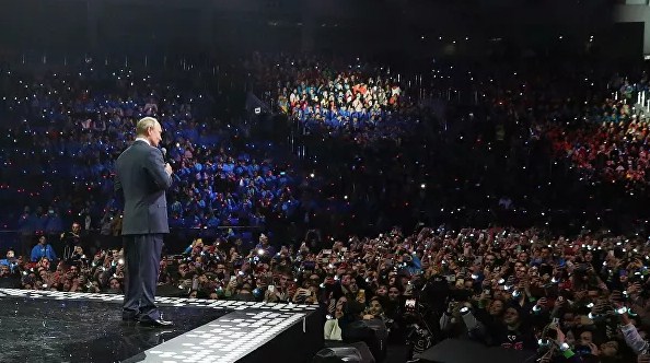 Путин пообещал обдумать идею о волонтерских проектах без создания НКО