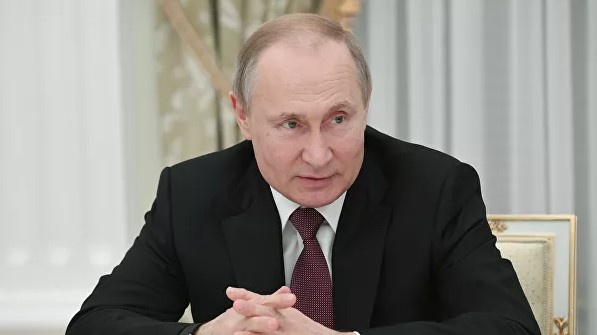 Путин предложил войти в ОП россиянам с особыми заслугами перед страной