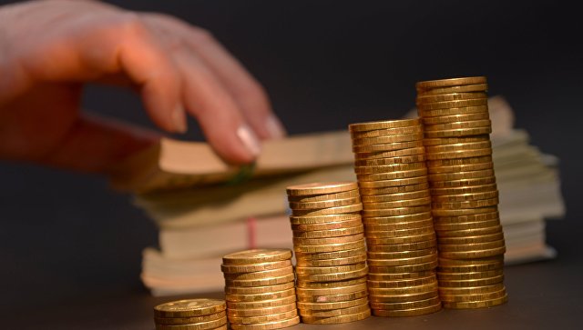 Реальные зарплаты россиян вырастут по итогам года на 3%, заявил Медведев