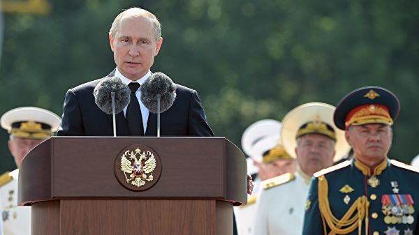 Россияне воспринимают Путина важной частью государства, считают политологи