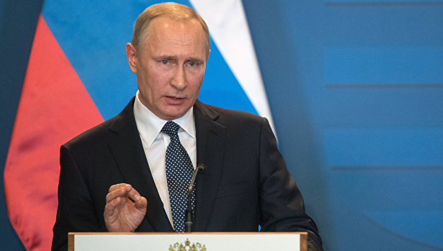 Стоун предложил подписчикам выбрать постер к фильму "Интервью с Путиным"