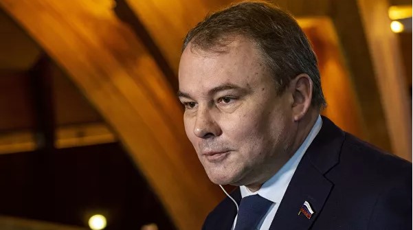 Толстой вышел из самоизоляции