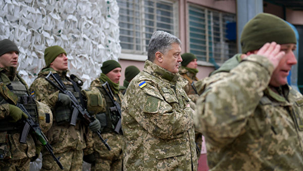 Украинский политик: Порошенко выполнит в Донбассе любой преступный приказ