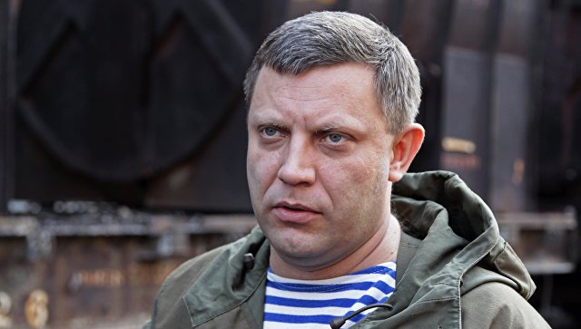 Захарченко предложил внести Януковича и Азарова в "список невъездных" в ДНР