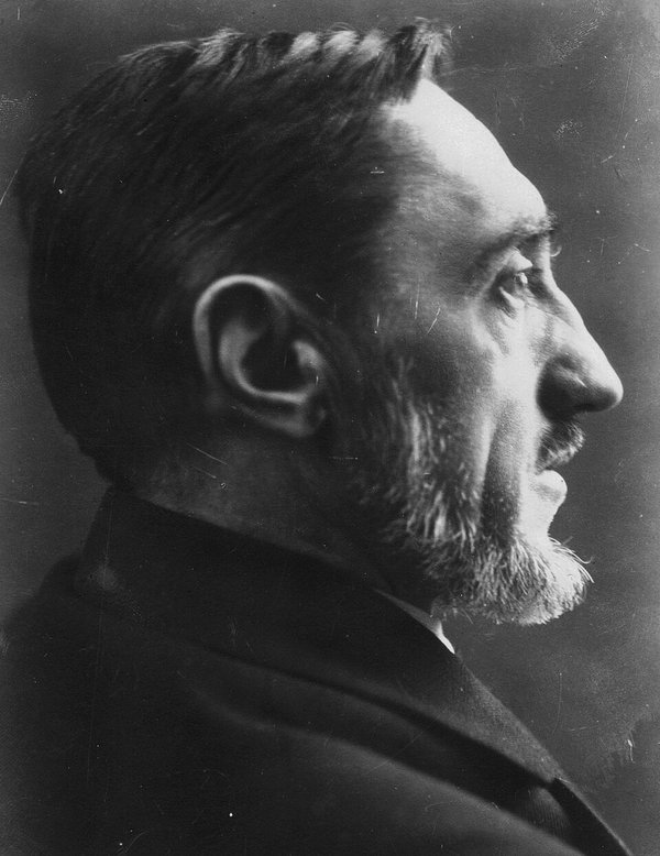 Шмелёв Иван Сергеевич
