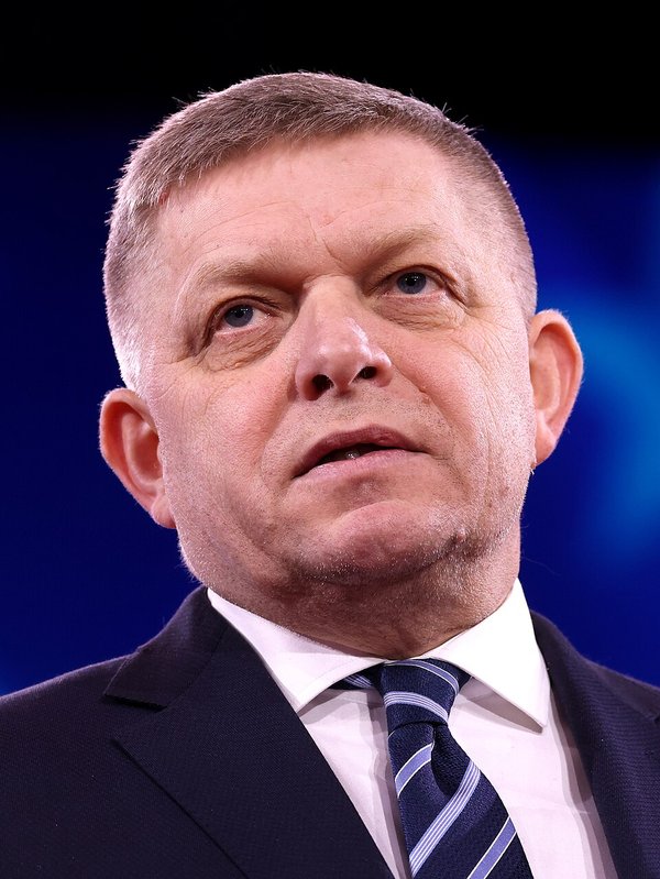 Роберт Фицо