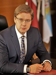 Ушаков Нил Валерьевич